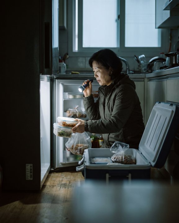 정전 뒤 냉장고 음식, 무엇부터 먹고 무엇을 버려야 할까요? 연출 이미지