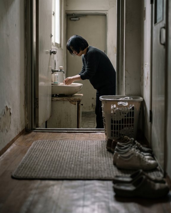 재난 중 집 안 위생, 소독제보다 먼저 할 일은 무엇일까요? 연출 이미지